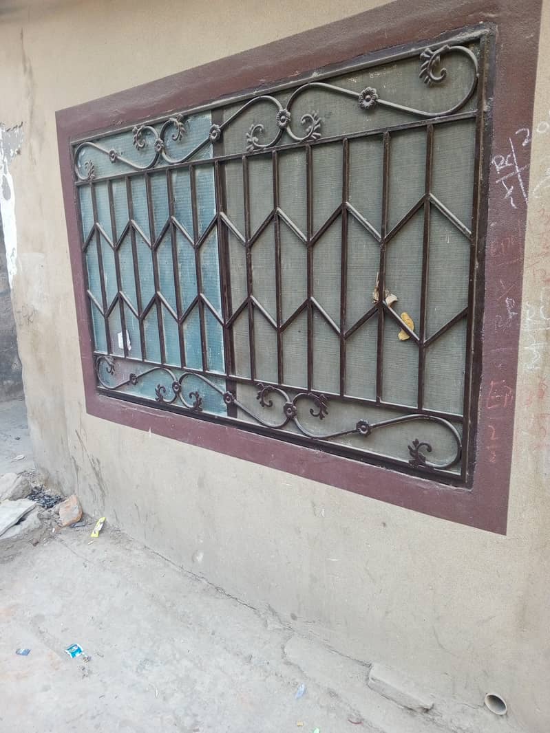 Home Window and Gate 0