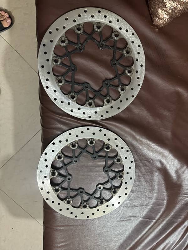 Suzuki Gsxr 600 front pair of disk 0