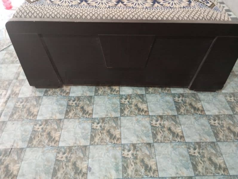 single bed without mattress 1