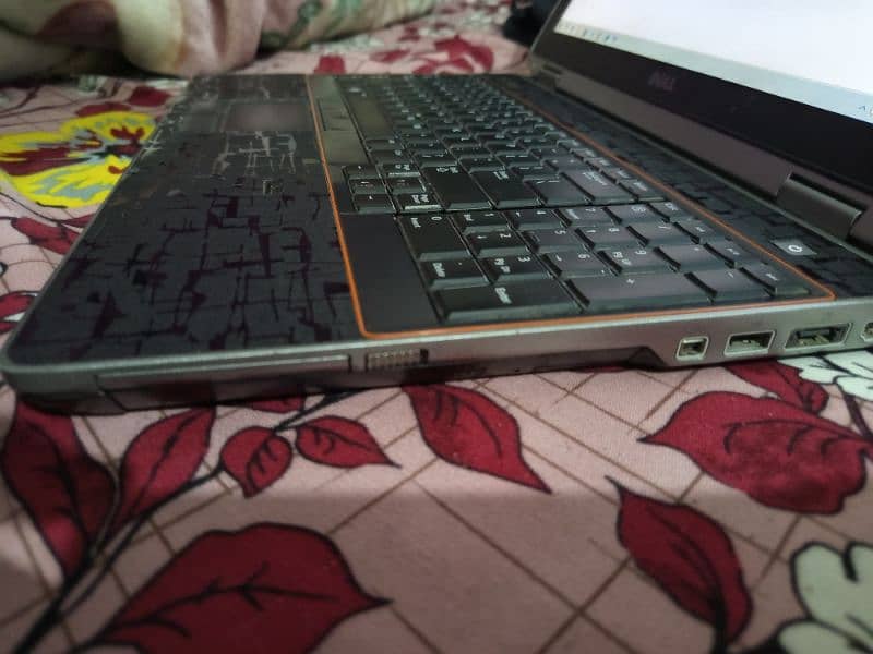 Laptop Dell Core i5 2nd generation. 256gb ssd. 1 hour plus battery. 1