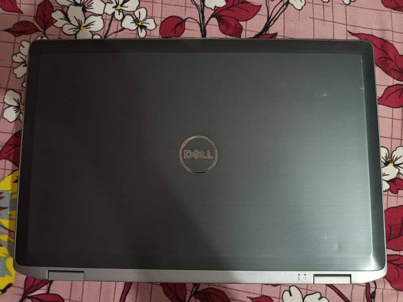 Laptop Dell Core i5 2nd generation. 256gb ssd. 1 hour plus battery. 5