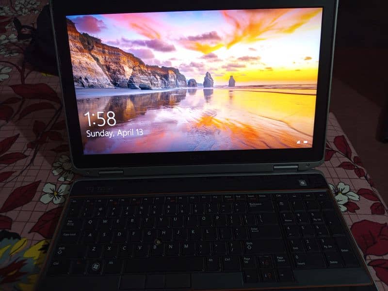 Laptop Dell Core i5 2nd generation. 256gb ssd. 1 hour plus battery. 6