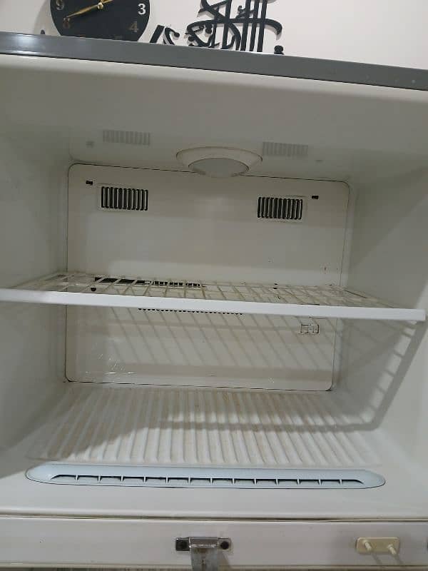 Full size Imported LG Fridge ( no frost) 3