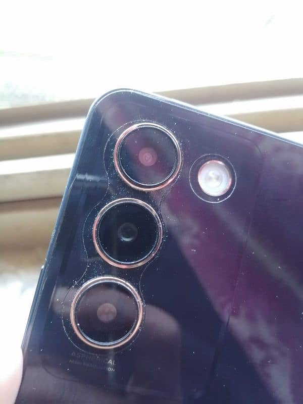 vivo y100 full new condition only 3 month used with box and charger 2