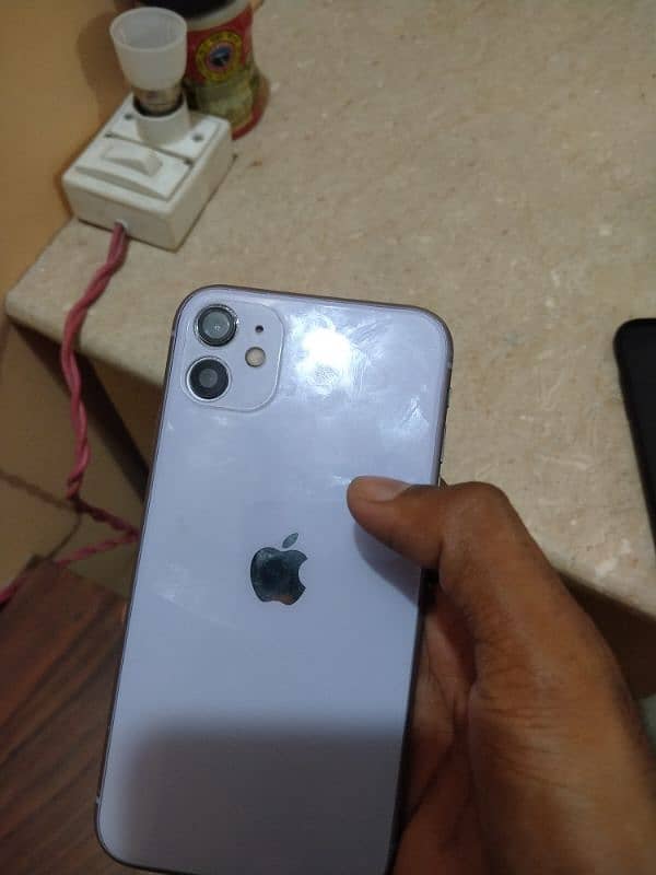 Iphone 11 256 gb PTA Approved 10/10 condition 0-3-0-7-7-7-9-1-0-1-5 2