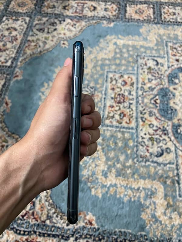Iphone 11 Pro Non factory unlock 1