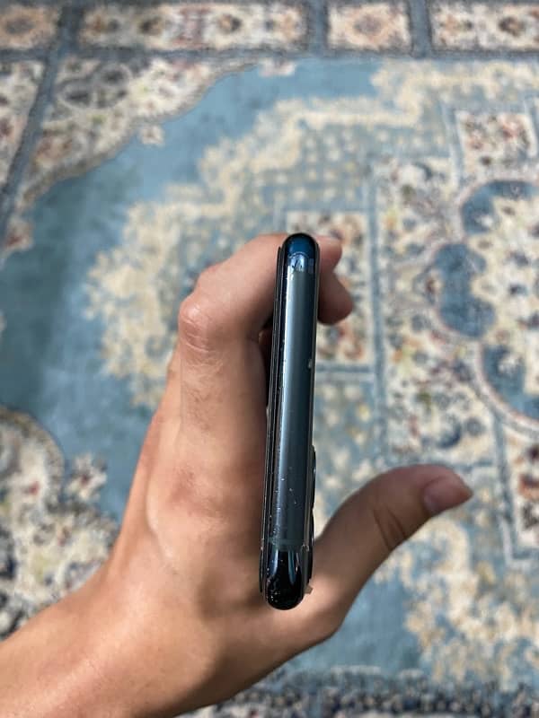Iphone 11 Pro Non factory unlock 2