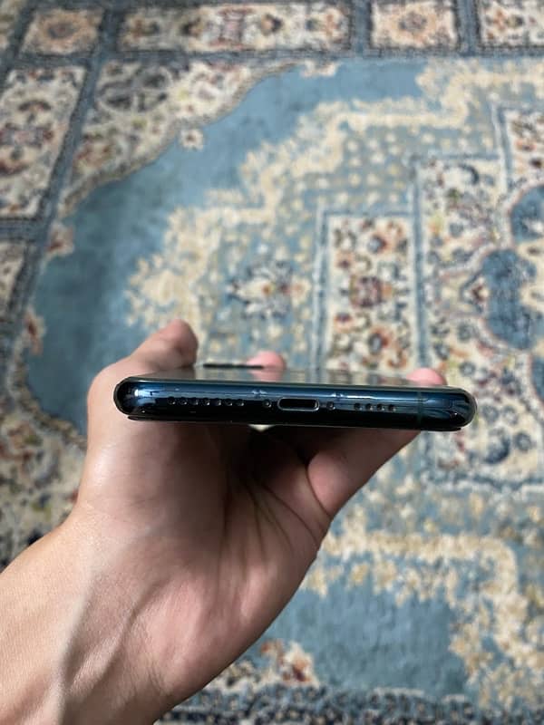 Iphone 11 Pro Non factory unlock 3