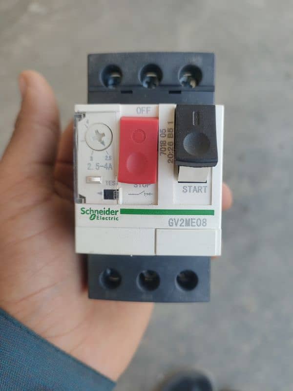 Motor protection circle breaker 2.5~4   Schneider 3Phase 4