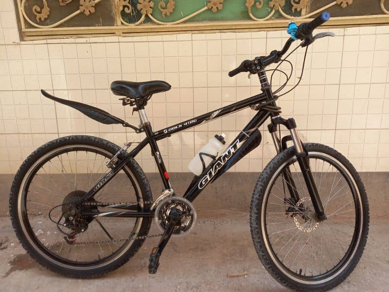 Giant Rock 4100 Imported Mountain Bicycle 0