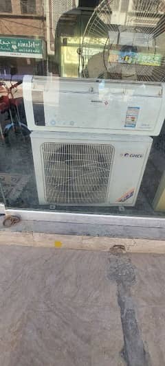Gree ac 1 ton good condition aur bahut zabardast cooling Hain