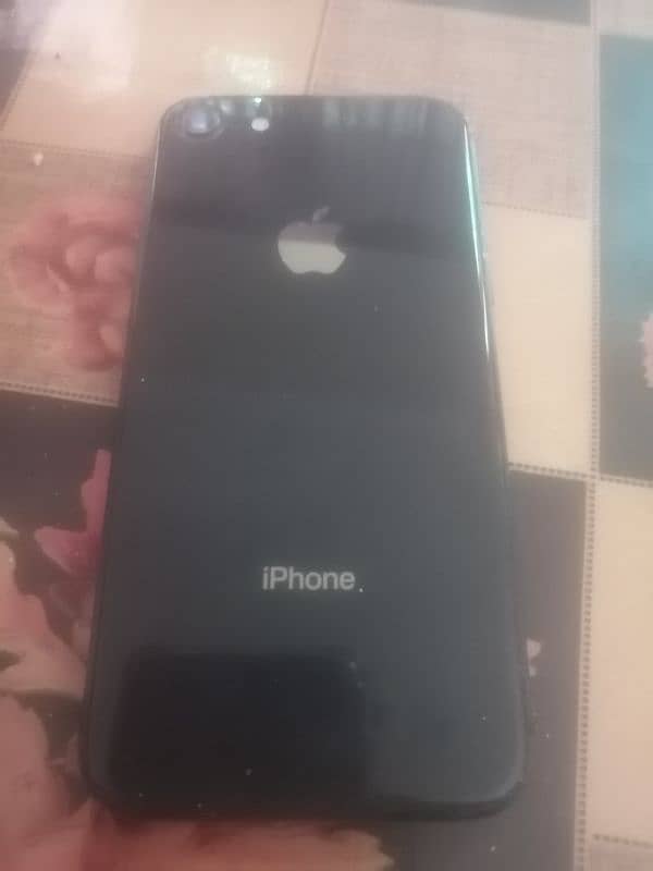 IPhone 8 available for sell in cheap price 2