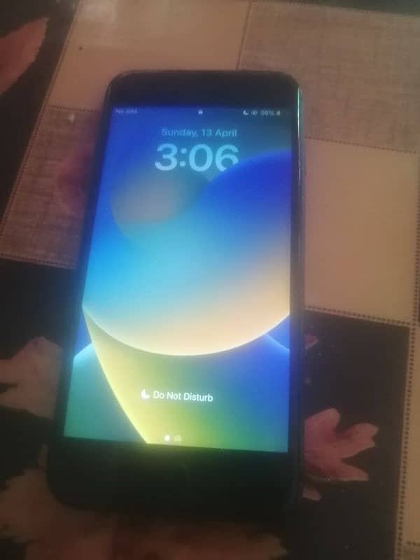 IPhone 8 available for sell in cheap price 3