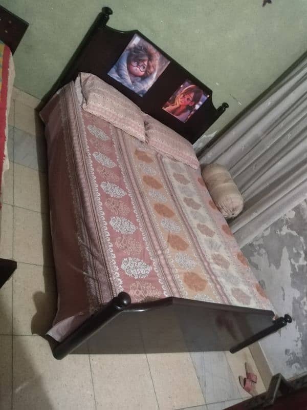 1 single bed without mattress and 1 double bed with mattress for sale 0