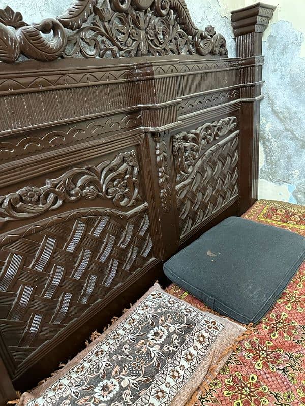 bed set or dressing table 0