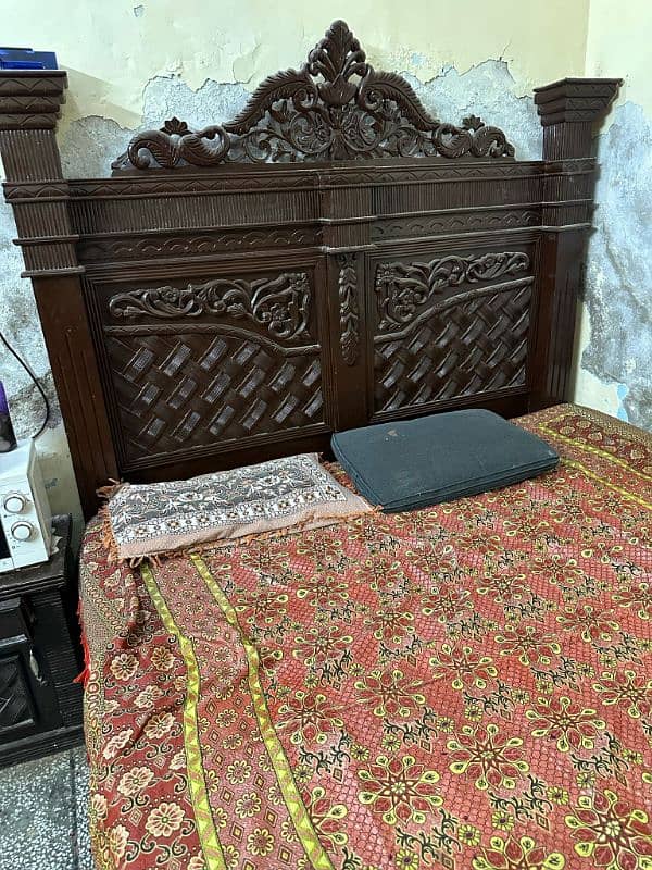 bed set or dressing table 1