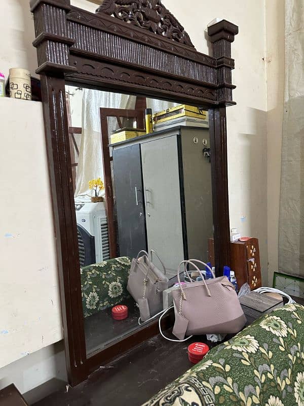 bed set or dressing table 3