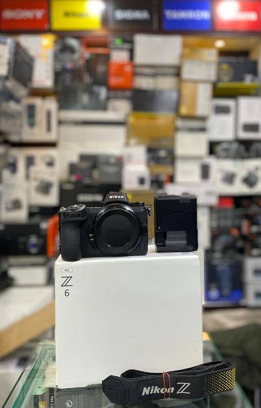 Nikon Z6 only body with Box charger and battery , Scratch less 10/10 1