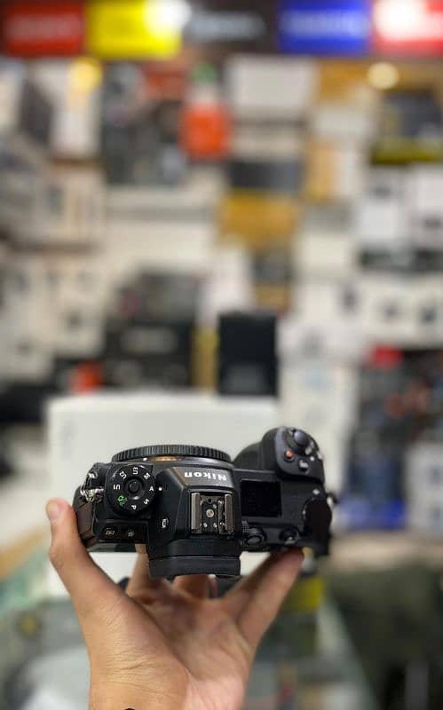 Nikon Z6 only body with Box charger and battery , Scratch less 10/10 2