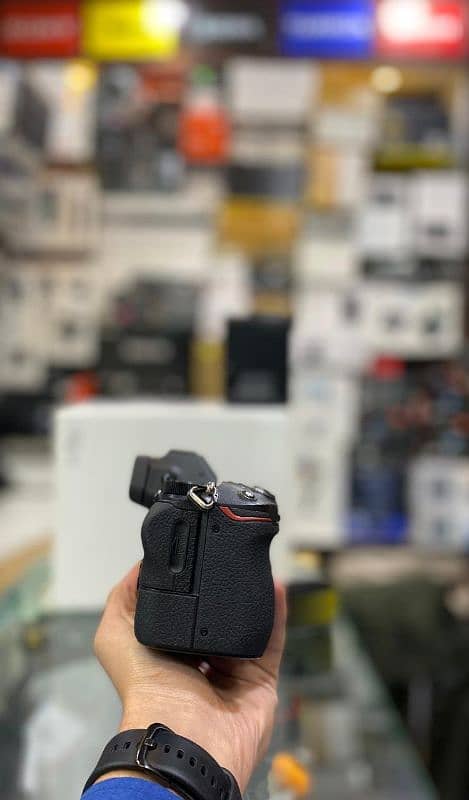 Nikon Z6 only body with Box charger and battery , Scratch less 10/10 3