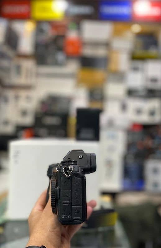 Nikon Z6 only body with Box charger and battery , Scratch less 10/10 4