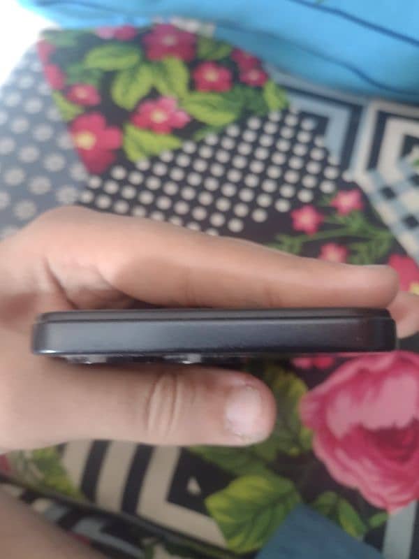Itel A70 4/128 GB – Full Box + Free Cover – Excellent Condition! 3