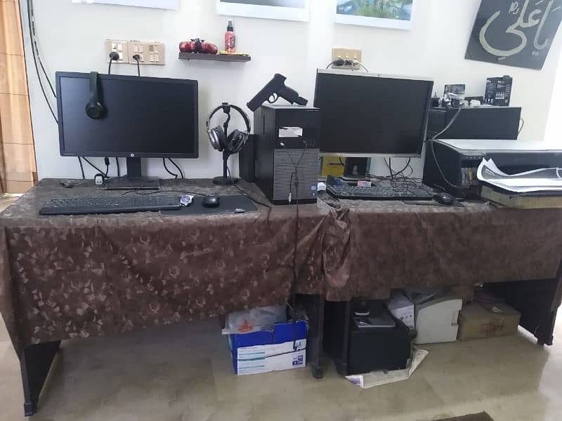 2 Computer Table 0