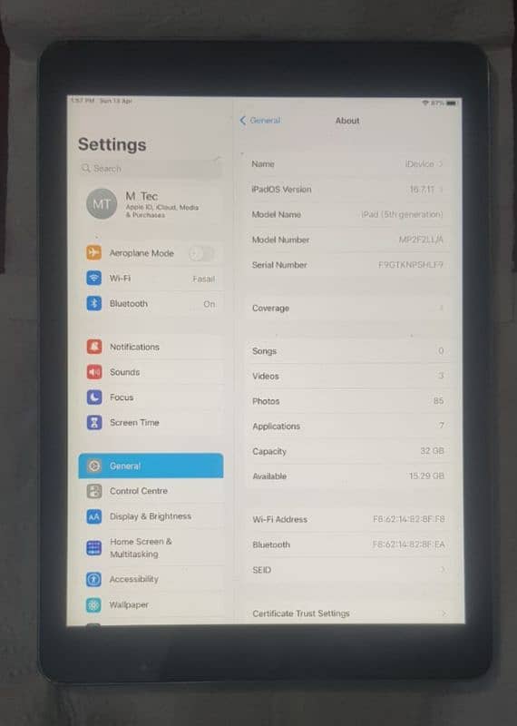 Apple iPad 5th genration 32gb 2