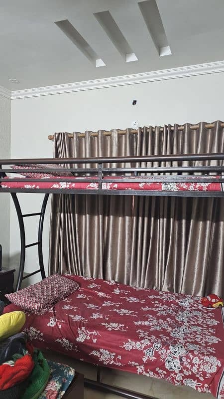 Bunk bed without matress 0