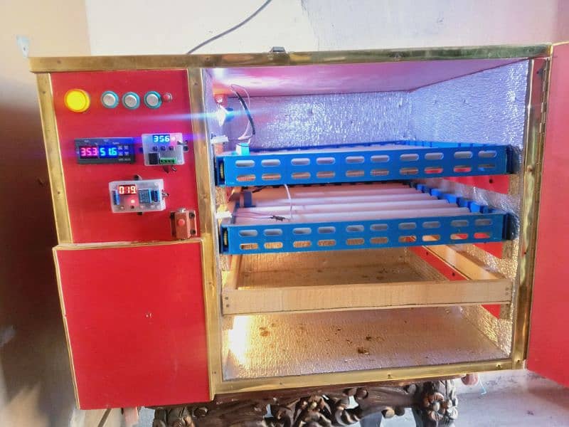 Full Automatic incubator 160 eggs almost new 3