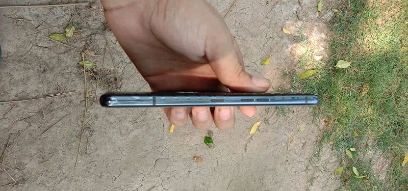 lg v50 used phone 4