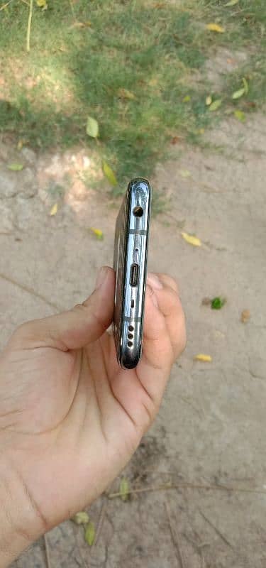 lg v50 used phone 5