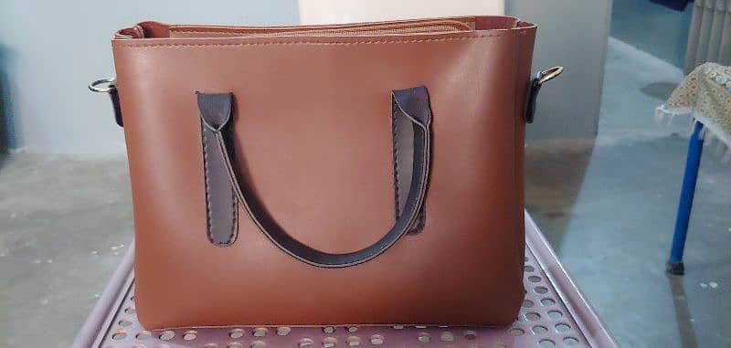 Ladies Handbag in new Comdition 1