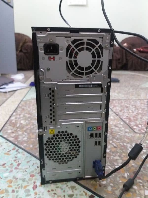 CPU and MONITOR. no scratch on screen. rough condition. core i3 4
