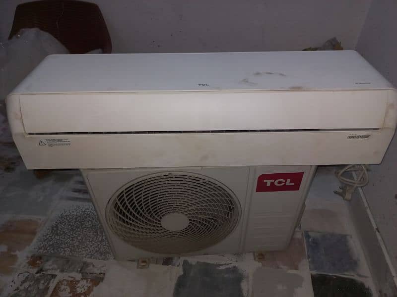 TCL 1.5 ton DC inverter 10/10 condition 0