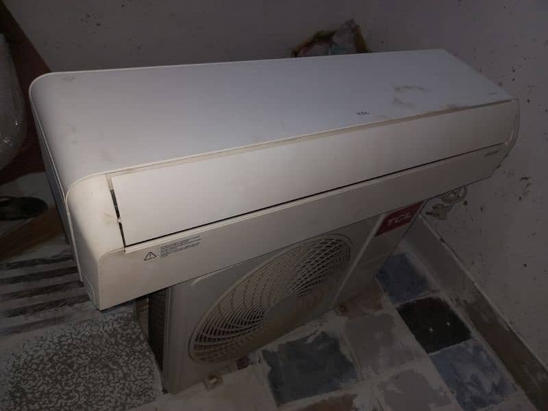 TCL 1.5 ton DC inverter 10/10 condition 3