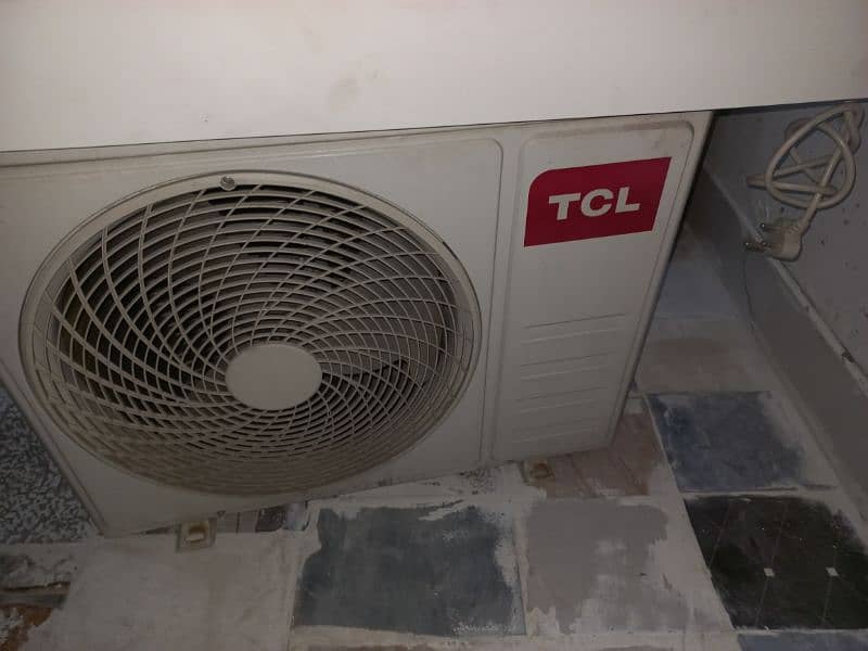 TCL 1.5 ton DC inverter 10/10 condition 7
