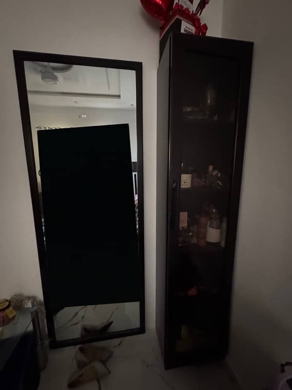 Mirror and 5 shelf side cabinet 0