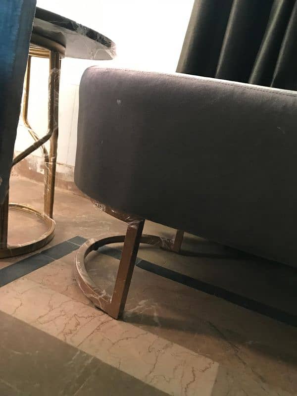 couch / sethi 3