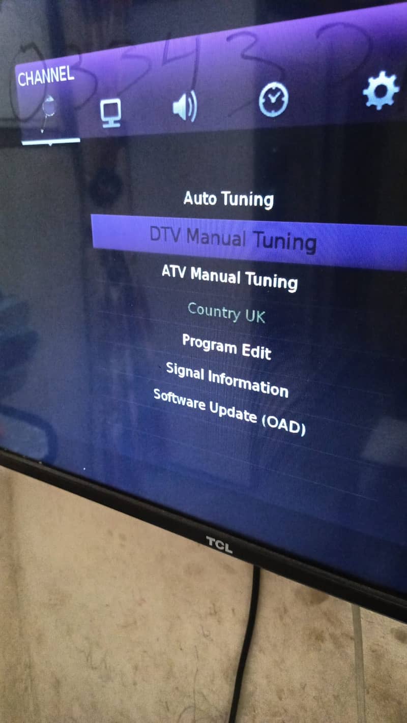 TCL home using LED TV 4
