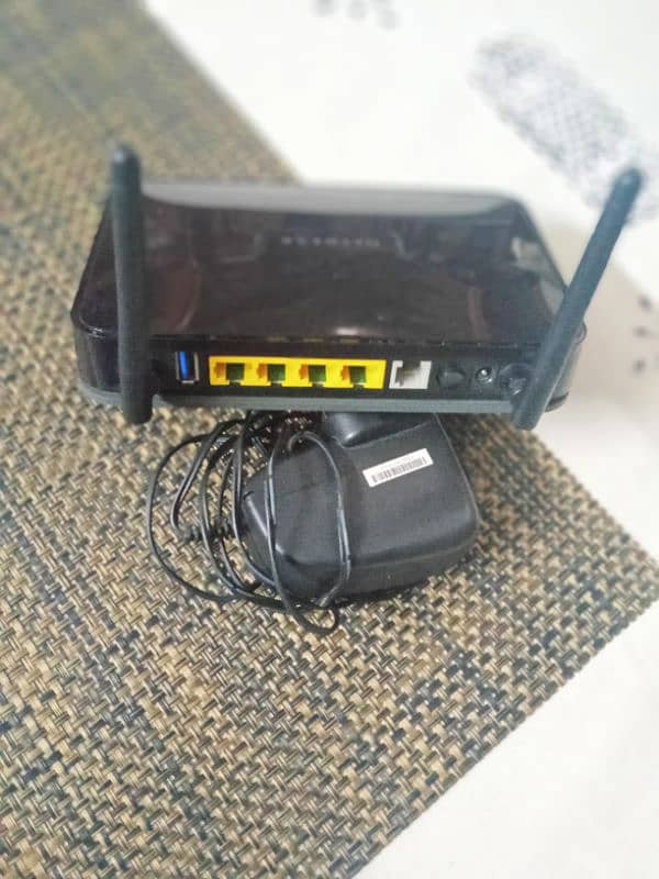 Net gear router 2 attena 1