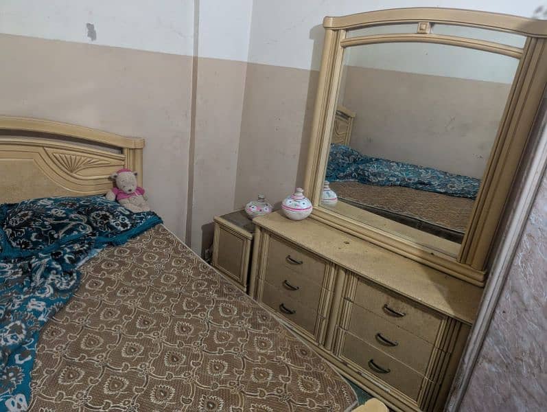 Bed and dressing table 3