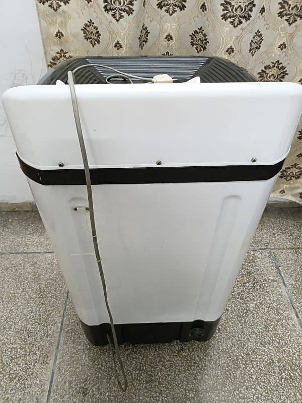 Dryer Machine in Very Good Condition 3