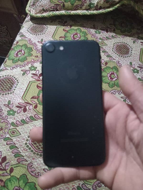 iPhone 7 32 memory 1