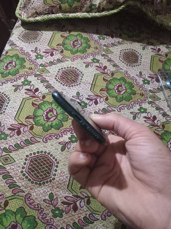 iPhone 7 32 memory 3