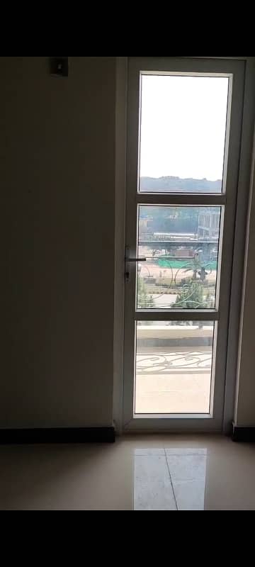 A Prime Location 2 Bed Furnished Apartment With Boulevard Facing Is Available With All Facilities. 13