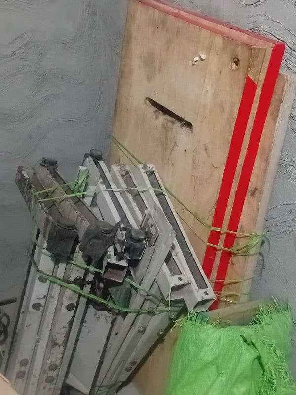 overlock machine, singer, flate machine with stands phn:03026515011 8