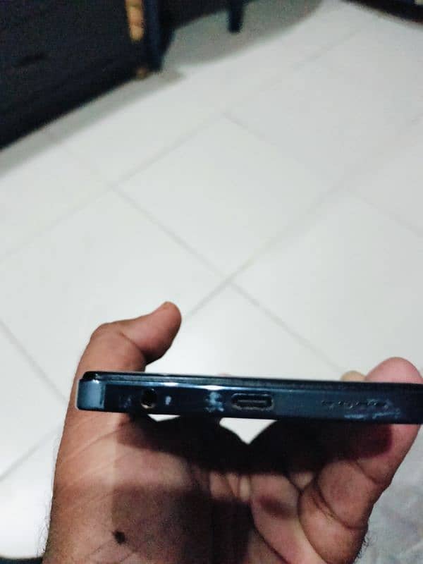 Infinix hot 40 in pristine condition 2