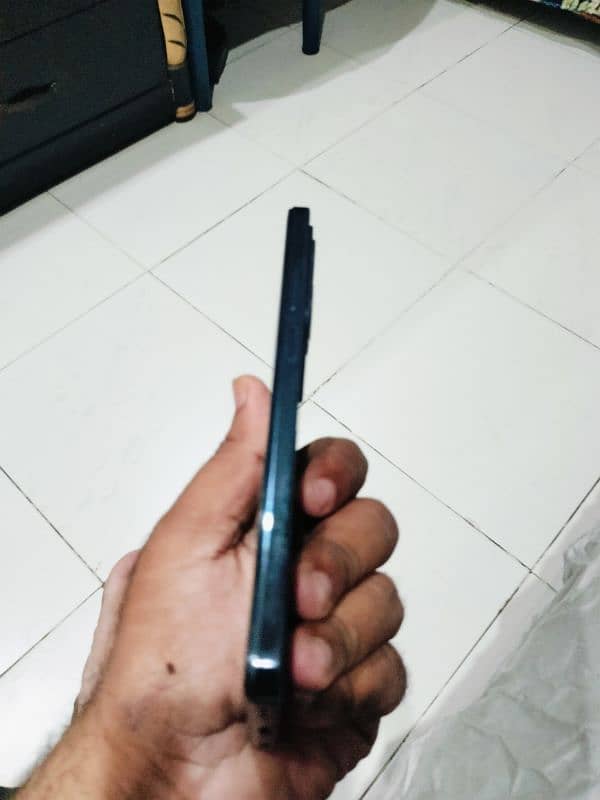 Infinix hot 40 in pristine condition 4
