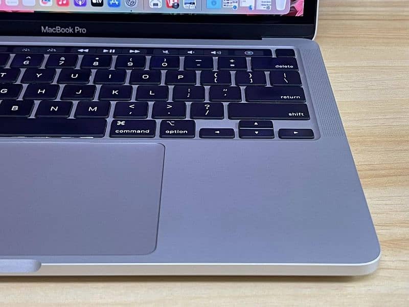 MacBook Pro 2020 Core i5 13" inch Retina Display 3
